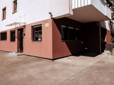 Das Gebäude in dem sich die Ferienwohnung befindet