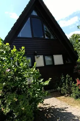 Das Gebäude in dem sich das Ferienhaus befindet