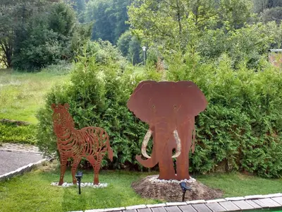 Ein Garten an der Unterkunft Holiday Home in Kuhklingen mit Großer Terrasse by Interhome
