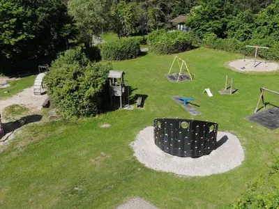 Ein Garten an der Unterkunft Holiday Home Haus Robinson by Interhome