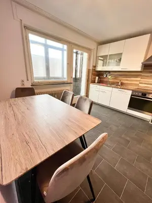 Küche/Küchenzeile in der Unterkunft Großzügige OG Ferienwohnung in Linkenheim frieden apartments