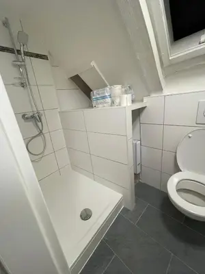 Ein Badezimmer in der Unterkunft Haus Zum Bacchus Privates Unterkunft nahe Bahnhof Römisches Theater, Mainz