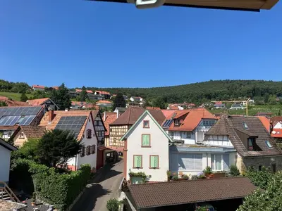 Ein allgemeiner Bergblick oder ein Berglick von der Ferienwohnung aus