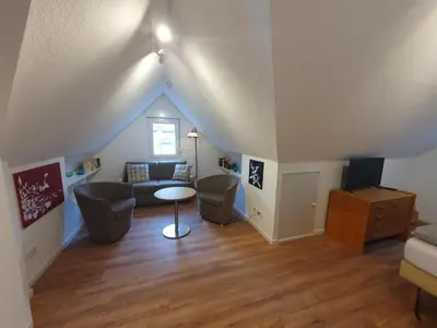 TV/Unterhaltungsangebot in der Unterkunft 3-Zimmer-Wohnung, Küche, Bad nähe Bahnhof Mühlacker