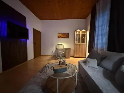 Ein Sitzbereich in der Unterkunft Apartments möblierte Wohnungen Mainz