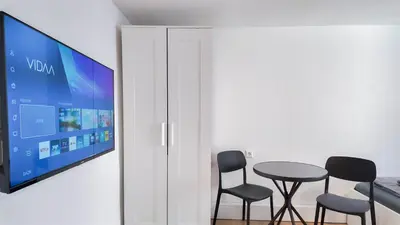 TV/Unterhaltungsangebot in der Unterkunft ALFA 4 Zimmer-Apartment Kornwestheim bei Stuttgart Zentral 5 Betten l Bad Küche WLAN WM l LANGZEITAUFENTHALTE l Bath Kitchen 5 Beds WIFI WM l LONG STAY