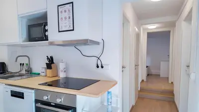 Küche/Küchenzeile in der Unterkunft ALFA 4 Zimmer-Apartment Kornwestheim bei Stuttgart Zentral 5 Betten l Bad Küche WLAN WM l LANGZEITAUFENTHALTE l Bath Kitchen 5 Beds WIFI WM l LONG STAY