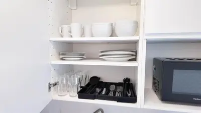 Küche/Küchenzeile in der Unterkunft ALFA 4 Zimmer-Apartment Kornwestheim bei Stuttgart Zentral 5 Betten l Bad Küche WLAN WM l LANGZEITAUFENTHALTE l Bath Kitchen 5 Beds WIFI WM l LONG STAY