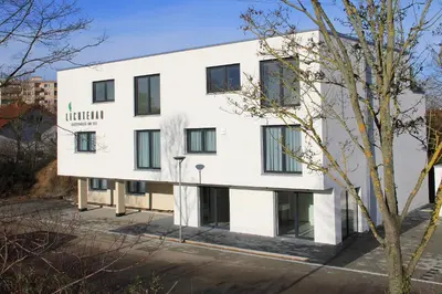 Das Gebäude in dem sich das Bed & Breakfast befindet