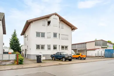 Das Gebäude in dem sich die Ferienwohnung befindet