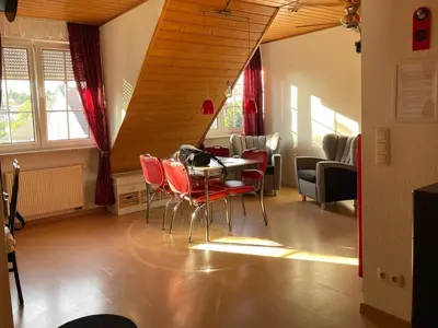 Ein Sitzbereich in der Unterkunft Wohnung Reinheim