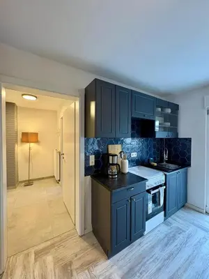 Küche/Küchenzeile in der Unterkunft modernes Apartment 1 für Monteure mit Parkplatz in Lampertheim