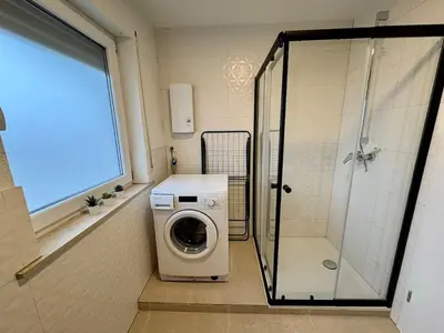 Ein Badezimmer in der Unterkunft modernes Apartment 1 für Monteure mit Parkplatz in Lampertheim