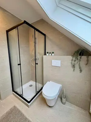 Ein Badezimmer in der Unterkunft modernes Apartment 4 für Monteure mit Parkplatz in Lampertheim