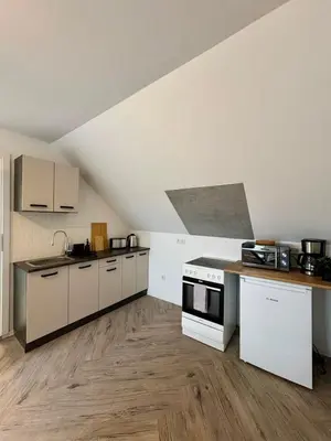 Küche/Küchenzeile in der Unterkunft modernes Apartment 4 für Monteure mit Parkplatz in Lampertheim