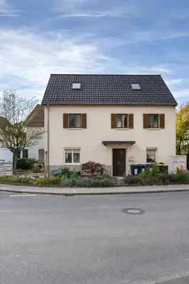 Das Gebäude in dem sich die Ferienwohnung befindet