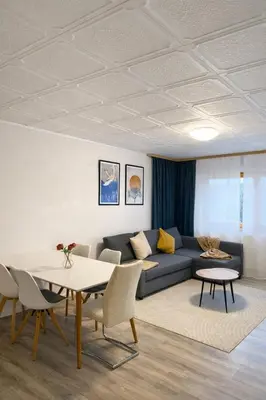 Ein Sitzbereich in der Unterkunft Stylische Wohnung am BF Germersheim Business & Monteure