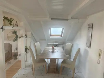 Ein Sitzbereich in der Unterkunft Tinas Ferienwohnung Bietigheim Baden