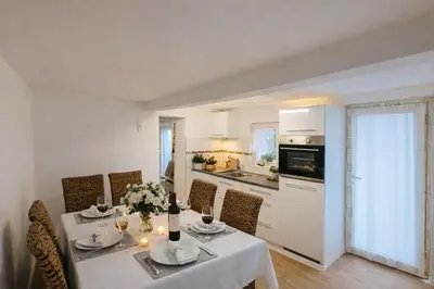 Küche/Küchenzeile in der Unterkunft Gehobenes Apartment mit Charme