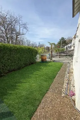 Ein Garten an der Unterkunft Gehobenes Apartment mit Charme