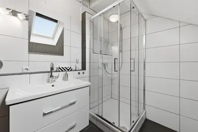 Ein Badezimmer in der Unterkunft Stilvolle Ferienwohnung im historischen Zentrum für 6 Personen und Parkplatz