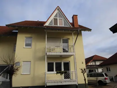 Das Gebäude in dem sich die Ferienwohnung befindet