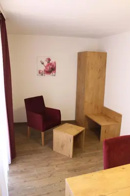 Ein Sitzbereich in der Unterkunft Gasthof und Pension zum Löwen