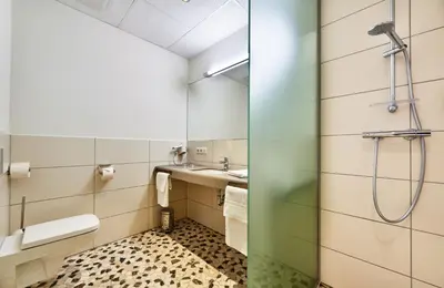 Ein Badezimmer in der Unterkunft Hotel 2050