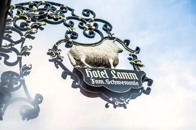 Ein Zertifikat, Auszeichnung, Logo oder anderes Dokument, das in der Unterkunft Hotel Restaurant Vinothek LAMM ausgestellt ist