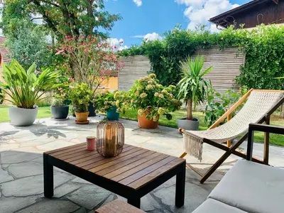 Ein Garten an der Unterkunft O-Apartment
