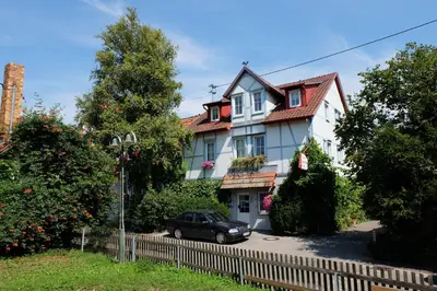 Das Gebäude in dem sich das Hotel befindet