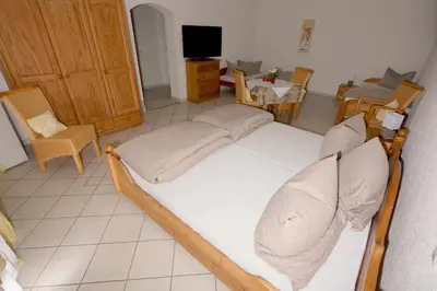 Ein Bett oder Betten in einem Zimmer der Unterkunft Hotel Linde