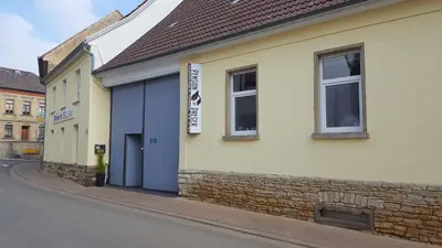 Das Gebäude in dem sich die Pension befindet