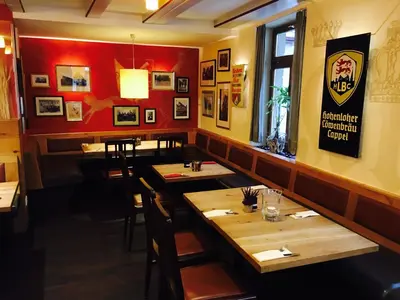 Ein Restaurant oder anderes Speiselokal in der Unterkunft Brauereigasthof Krone Öhringen