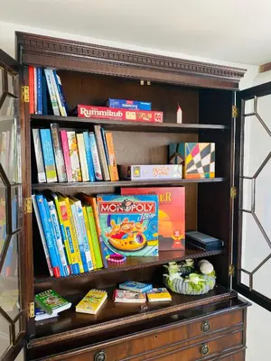 Die Bibliothek in der Ferienwohnung