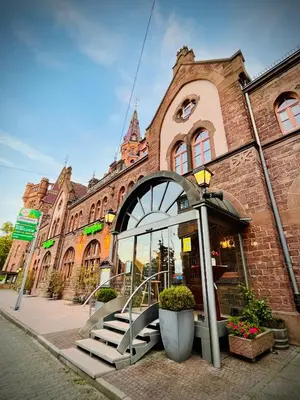 Das Gebäude in dem sich das Hotel befindet