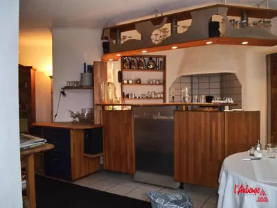 Lounge oder Bar in der Unterkunft L'Auberge
