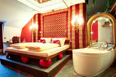Ein Bett oder Betten in einem Zimmer der Unterkunft ALLVITALIS Traumhotel