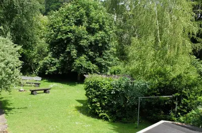 Ein Garten an der Unterkunft Schöne Aussicht