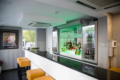 Lounge oder Bar in der Unterkunft Hotel Tommasi