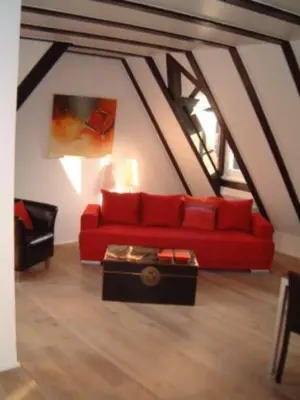 Ein Sitzbereich in der Unterkunft Appartement Kirschgarten Mainz Rochusstraße