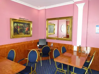 Ein Restaurant oder anderes Speiselokal in der Unterkunft Atlanta Budget Darmstadt