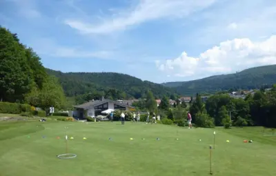 Ein allgemeiner Bergblick oder ein Berglick von des Hotels aus