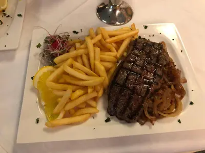 Essen im Hotel oder in der Nähe