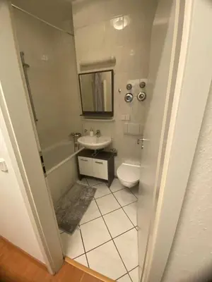 Ein Badezimmer in der Unterkunft 2 Zimmer Appartement am Bismarckplatz Heidelberg