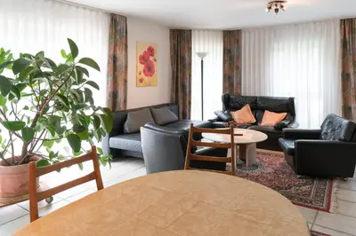 Ein Sitzbereich in der Unterkunft Hotel Adler mit Gasthaus