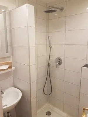Ein Badezimmer in der Unterkunft Hotel Schweizer Stubb