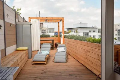 Ein Balkon oder eine Terrasse in der Unterkunft Rooftop Penthouse Karlsruhe