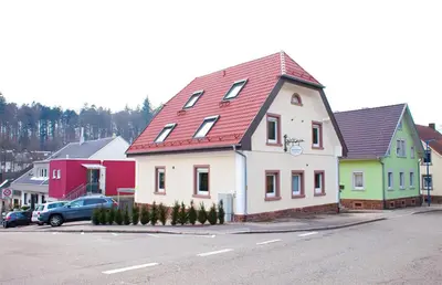 Das Gebäude in dem sich die Ferienwohnung befindet