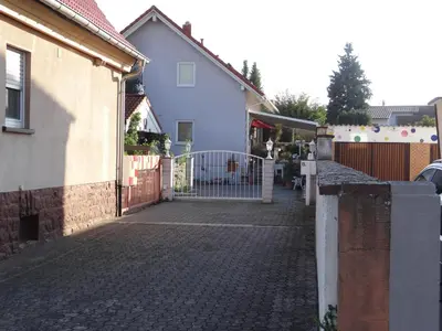 Das Gebäude in dem sich die Ferienwohnung befindet